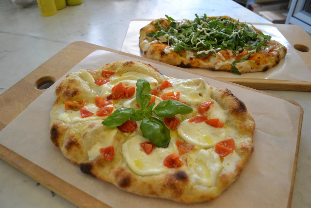 Bella Napoli Guesthouse Trattoria Pizzeria La Spezia Exterior foto