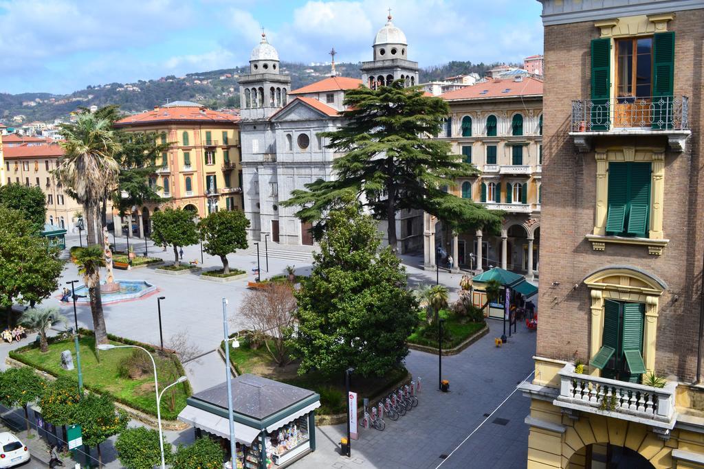 Bella Napoli Guesthouse Trattoria Pizzeria La Spezia Exterior foto